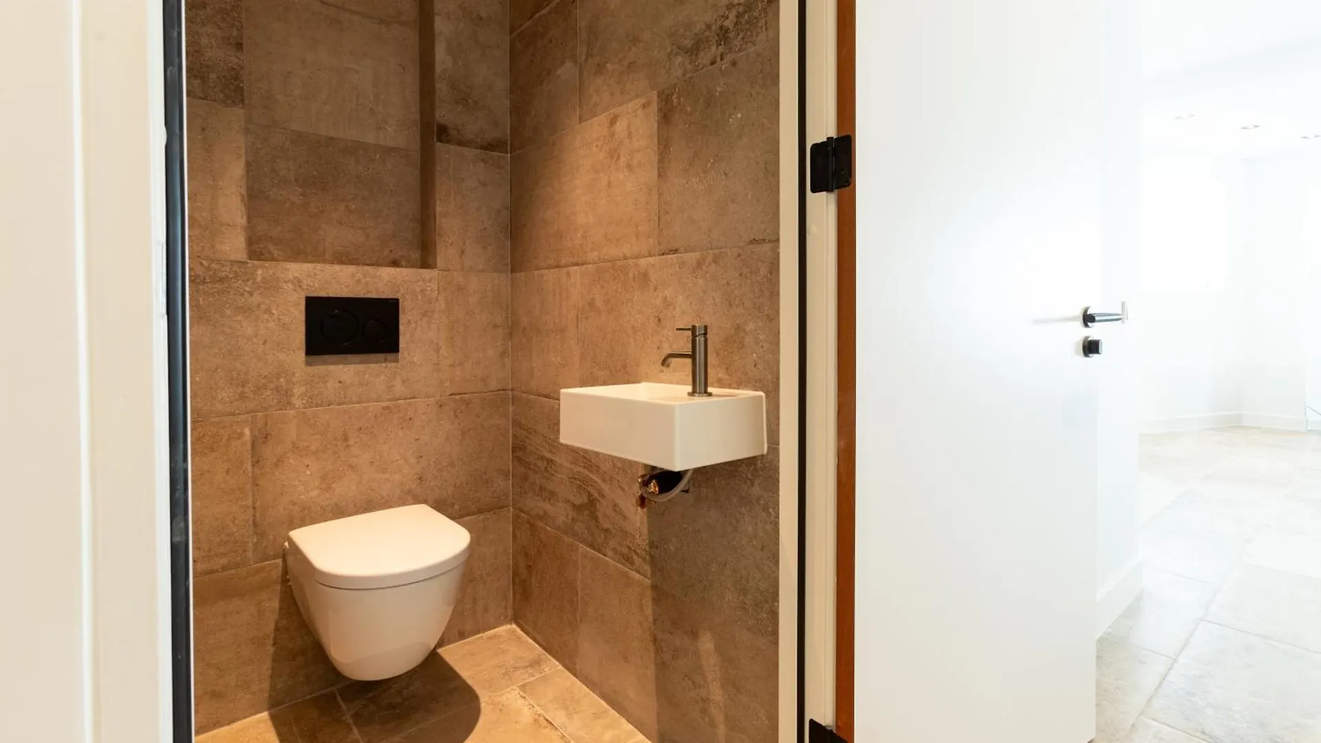 Luxe Penthouse Met Zeezicht En Directe Toegang Tot Zwembad En Strand Op Mambo Beach Appartamento
