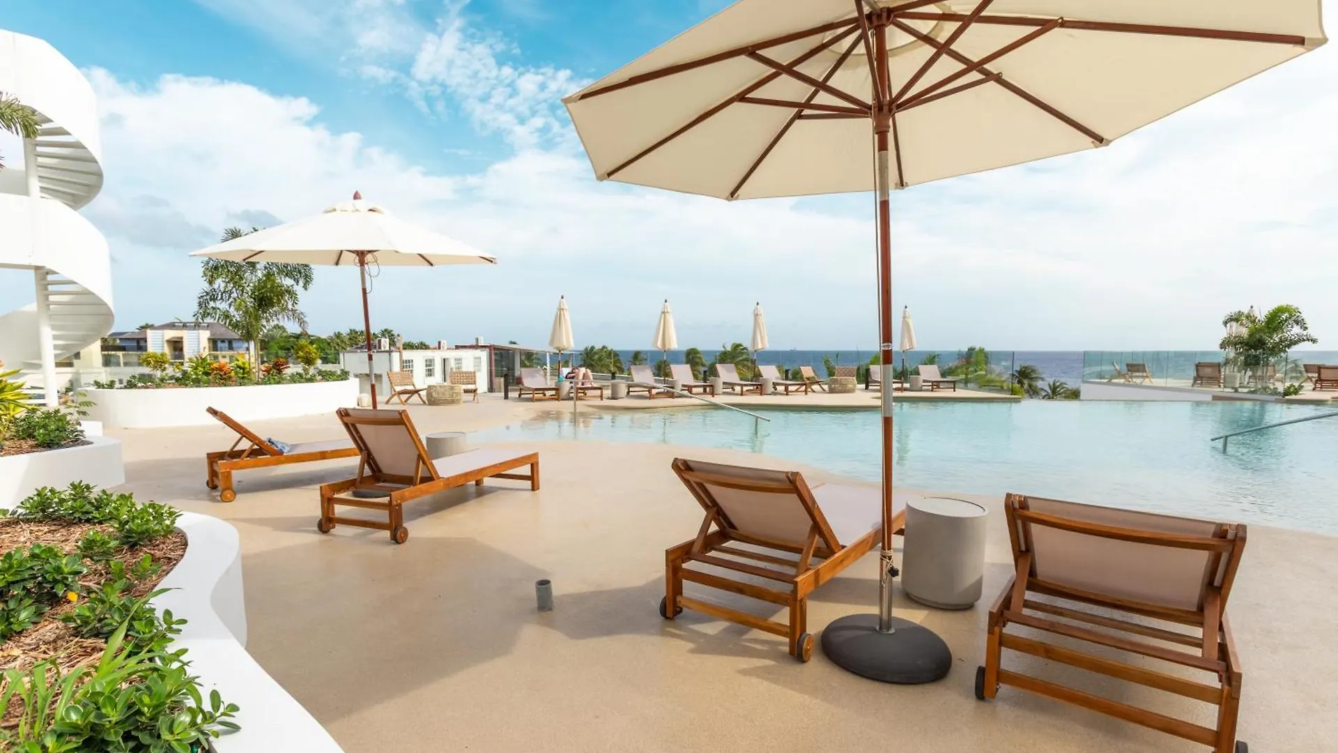 Appartamento Luxe Penthouse Met Zeezicht En Directe Toegang Tot Zwembad En Strand Op Mambo Beach