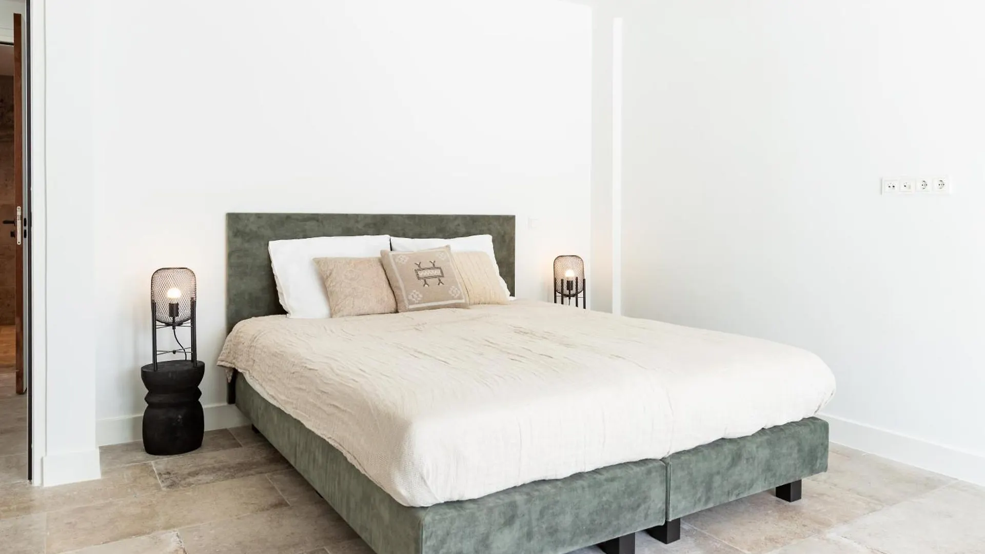 Luxe Penthouse Met Zeezicht En Directe Toegang Tot Zwembad En Strand Op Mambo Beach Willemstad