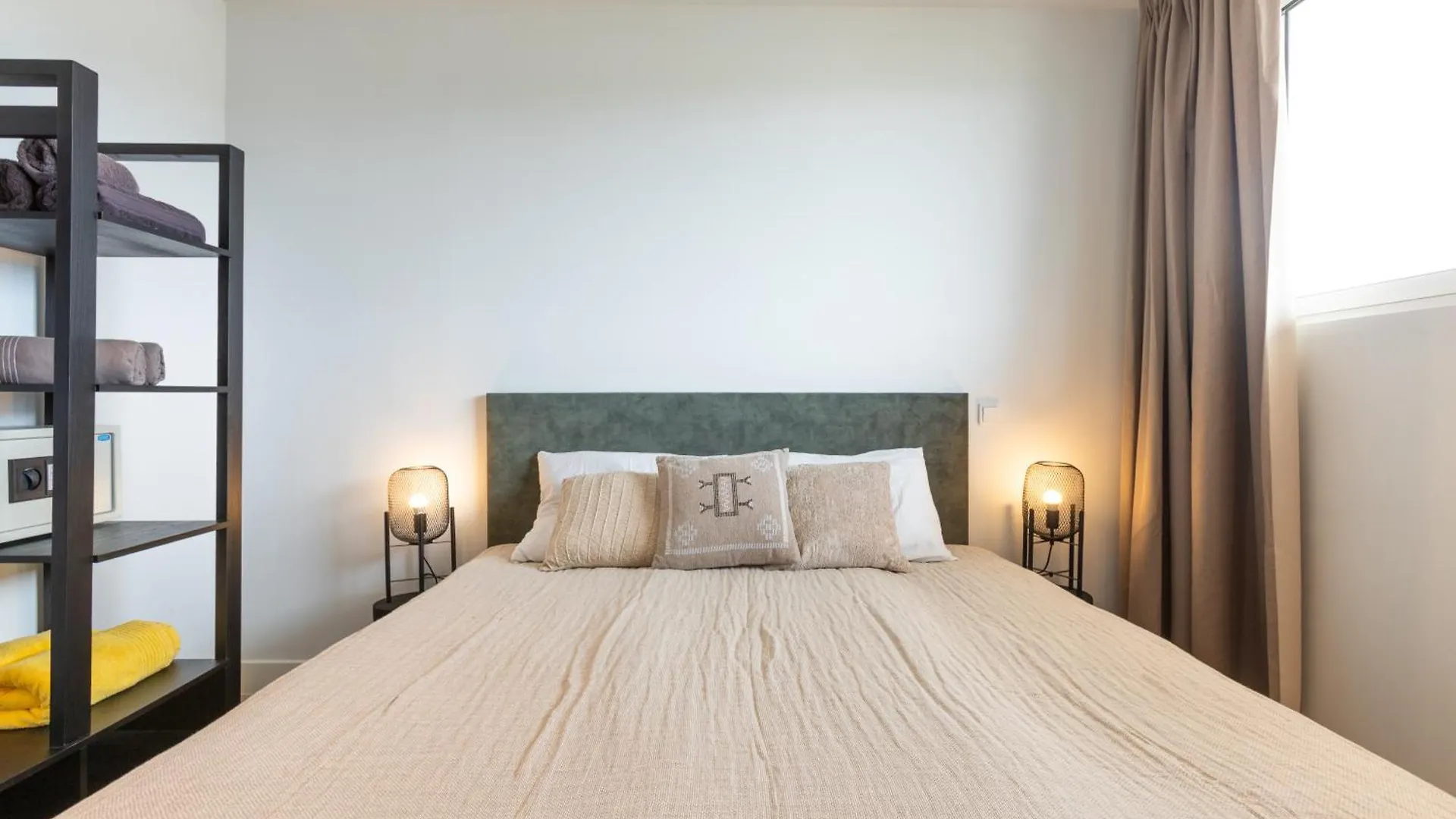 Luxe Penthouse Met Zeezicht En Directe Toegang Tot Zwembad En Strand Op Mambo Beach