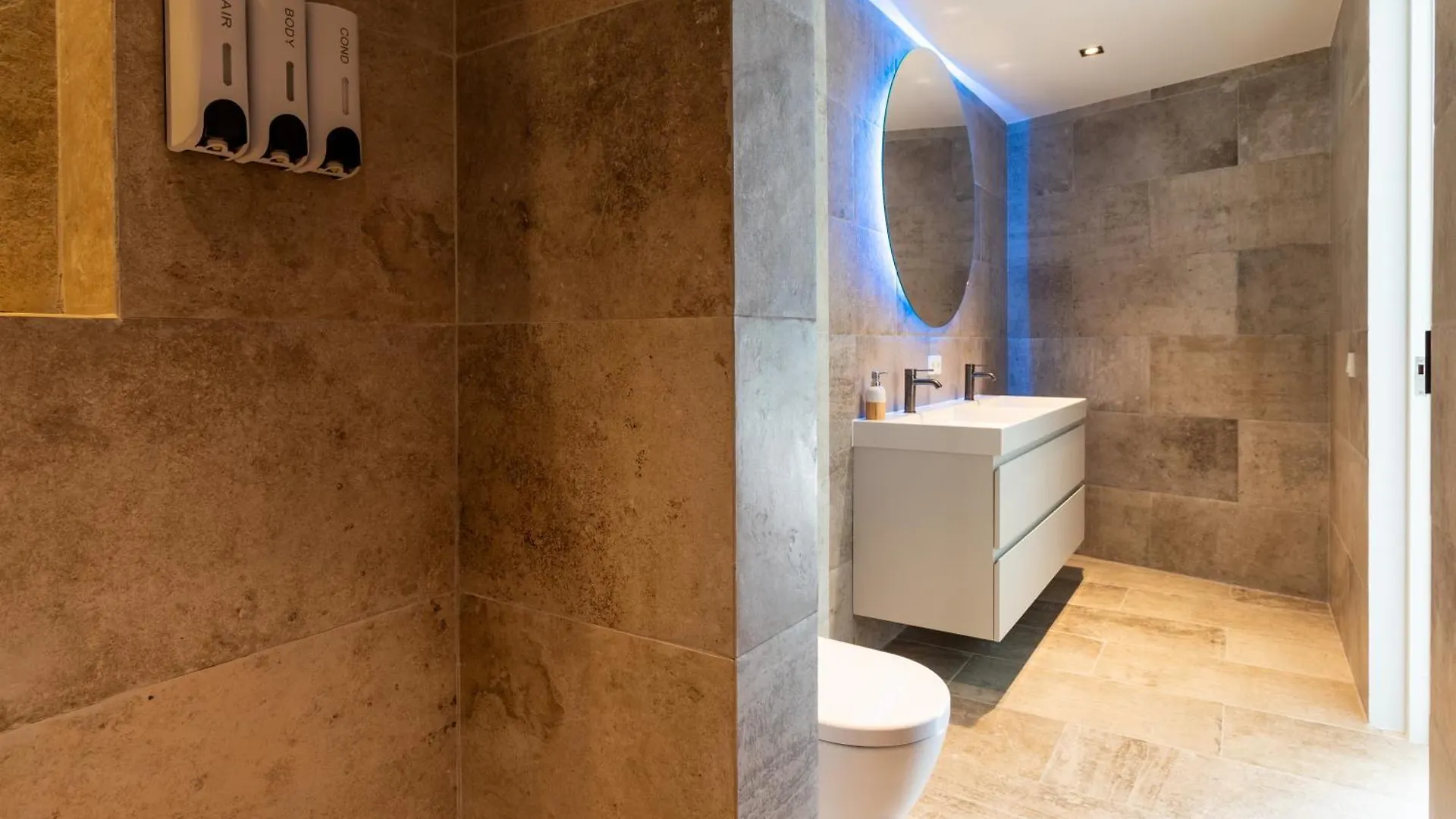 Appartamento Luxe Penthouse Met Zeezicht En Directe Toegang Tot Zwembad En Strand Op Mambo Beach