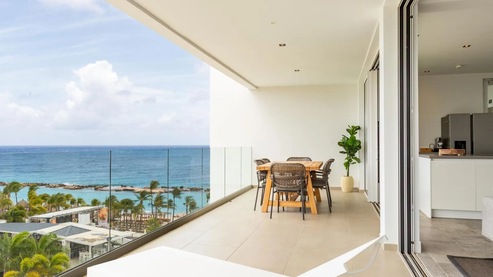 Luxe Penthouse Met Zeezicht En Directe Toegang Tot Zwembad En Strand Op Mambo Beach Appartamento Willemstad
