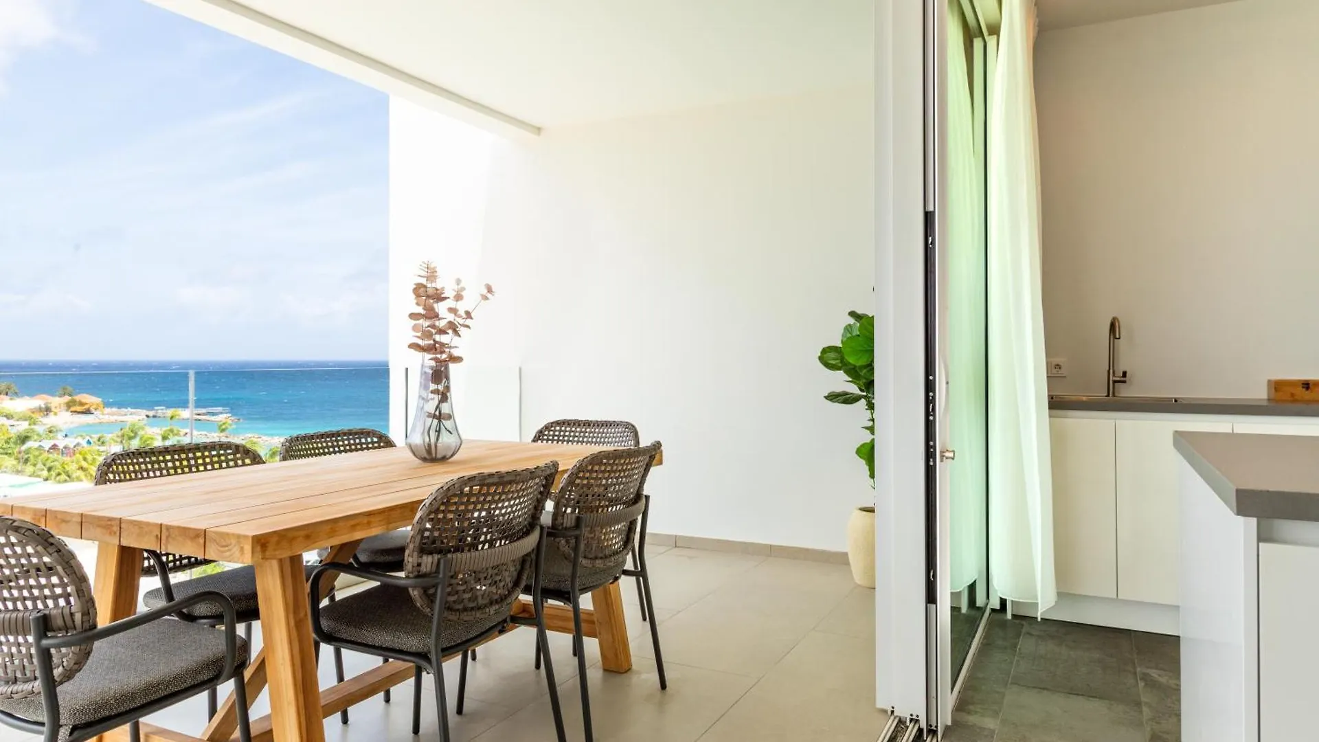 Appartamento Luxe Penthouse Met Zeezicht En Directe Toegang Tot Zwembad En Strand Op Mambo Beach