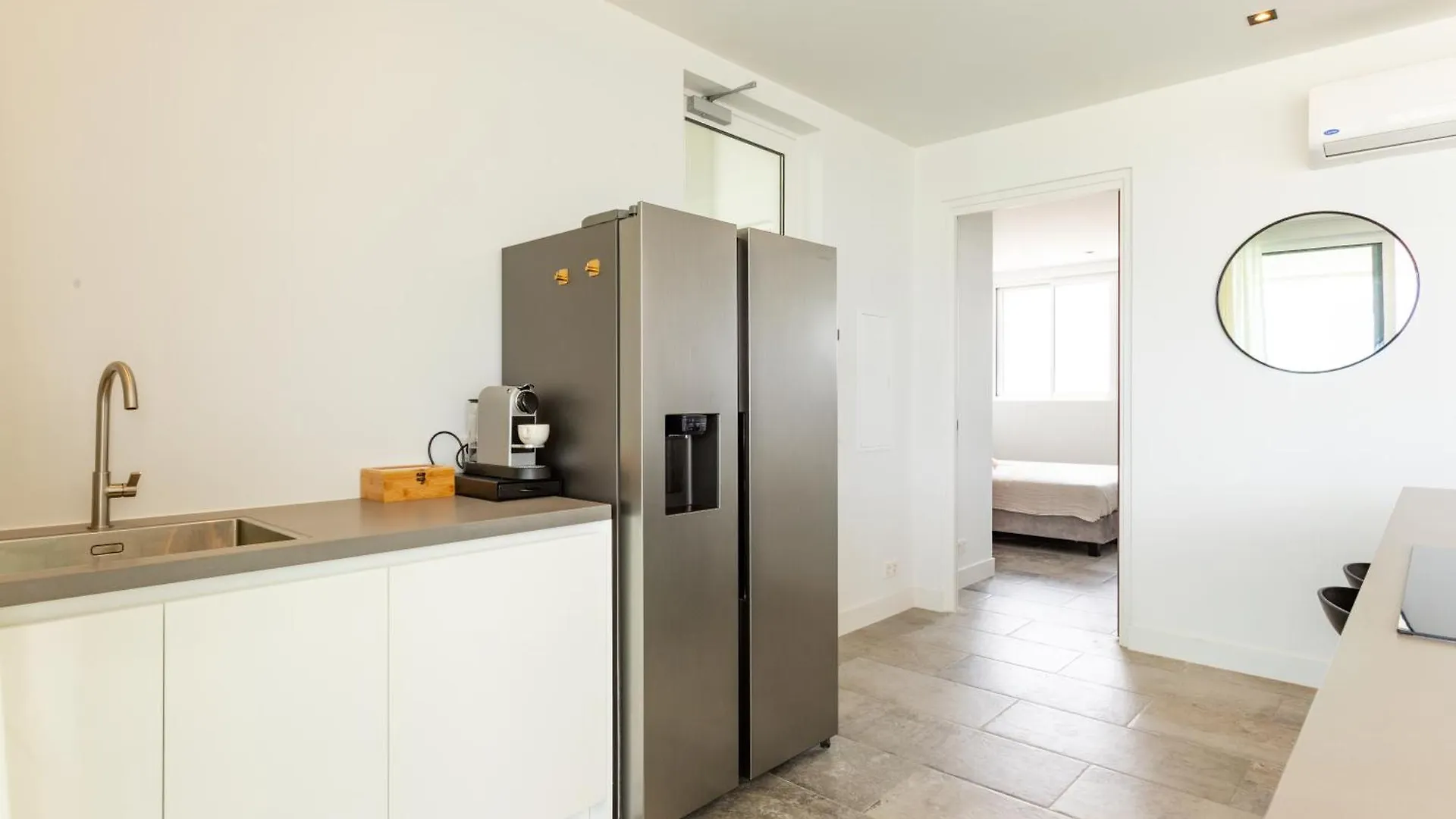 Luxe Penthouse Met Zeezicht En Directe Toegang Tot Zwembad En Strand Op Mambo Beach Appartamento