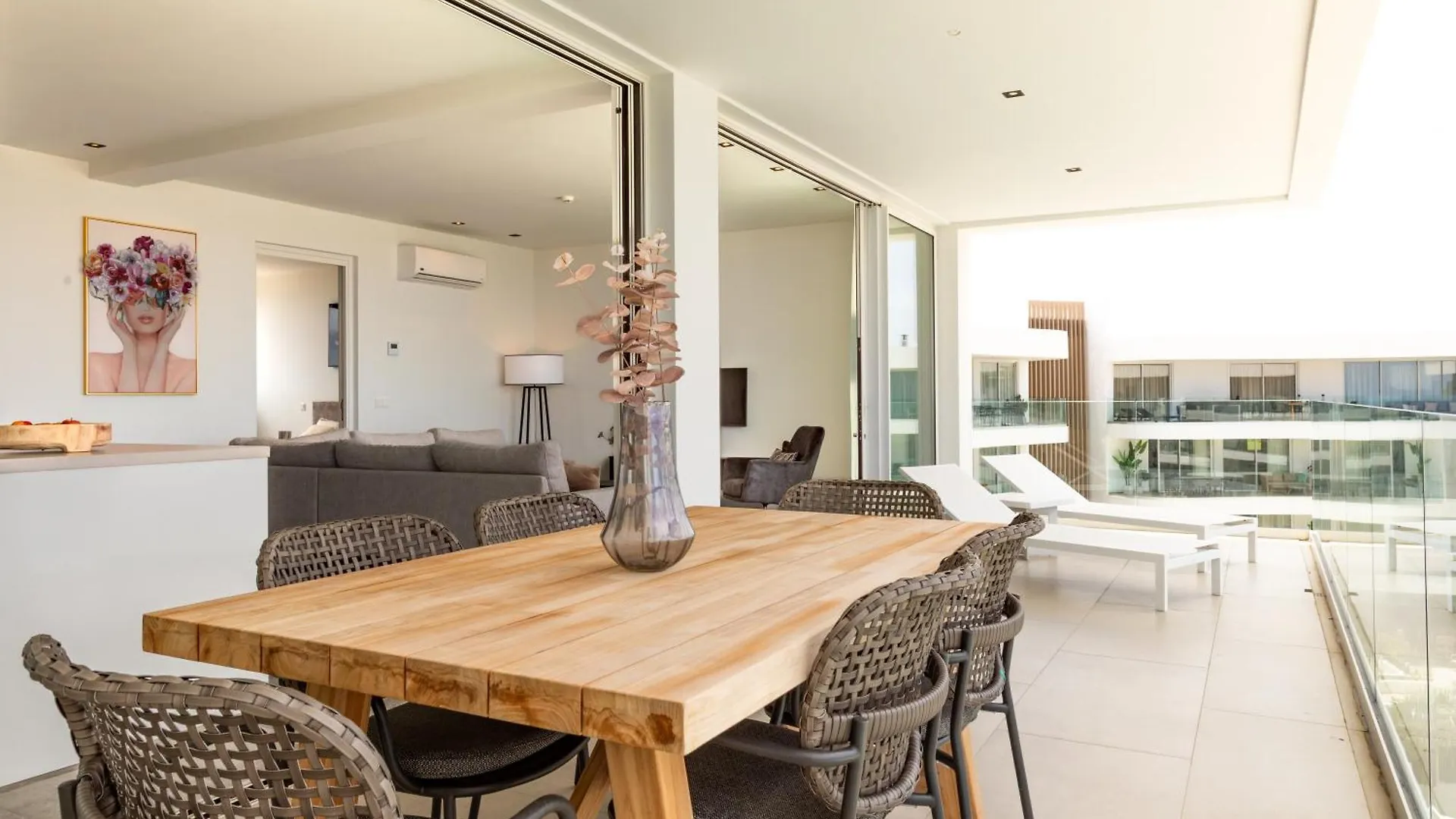 Luxe Penthouse Met Zeezicht En Directe Toegang Tot Zwembad En Strand Op Mambo Beach Willemstad