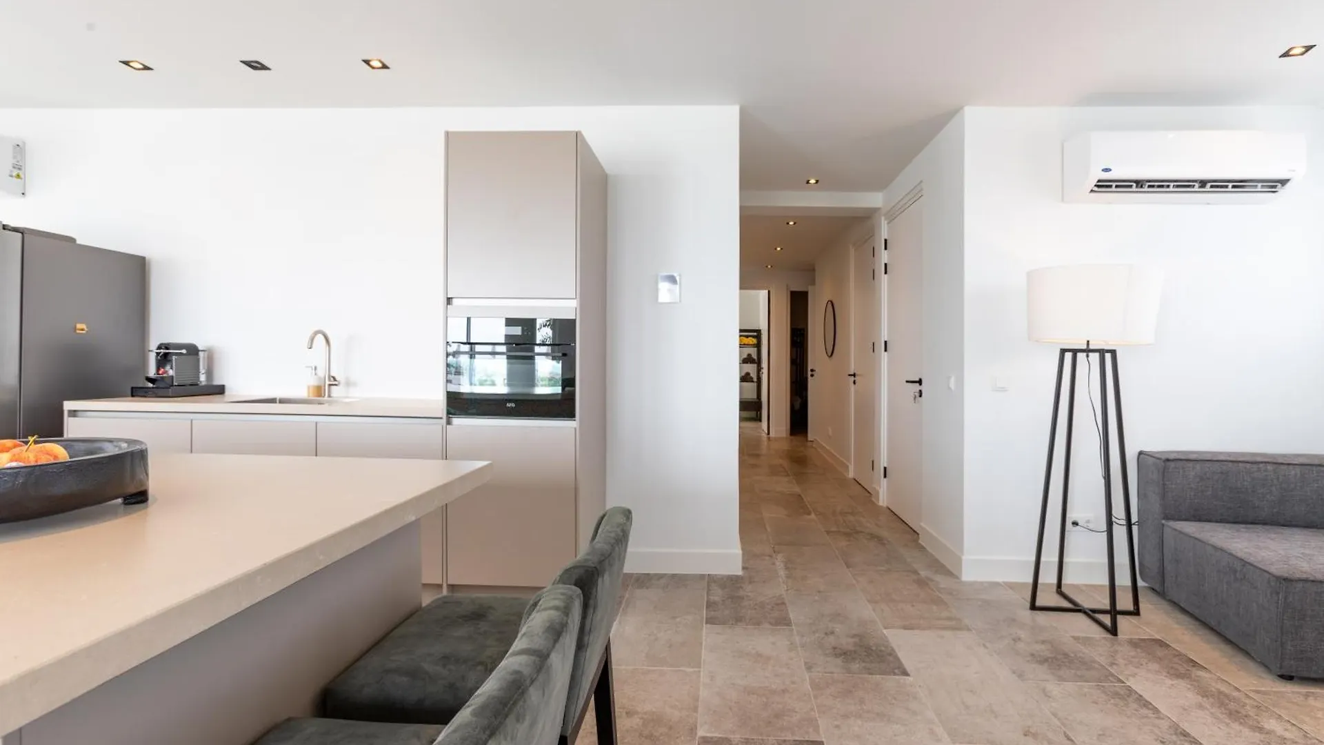 Luxe Penthouse Met Zeezicht En Directe Toegang Tot Zwembad En Strand Op Mambo Beach Willemstad