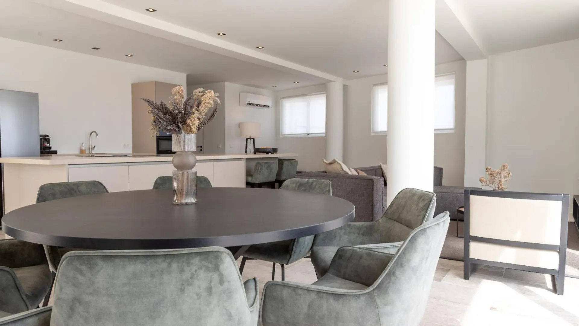 Luxe Penthouse Met Zeezicht En Directe Toegang Tot Zwembad En Strand Op Mambo Beach Apartment Willemstad