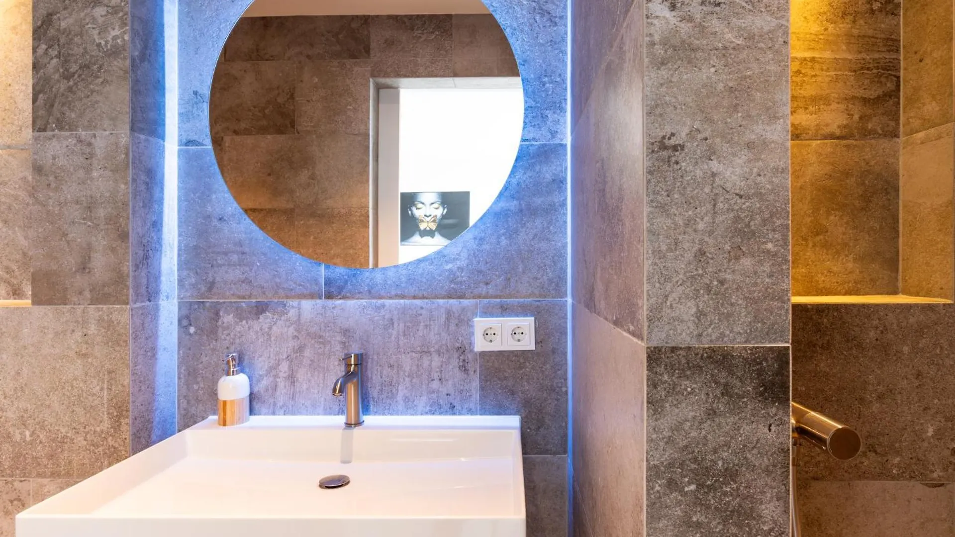Luxe Penthouse Met Zeezicht En Directe Toegang Tot Zwembad En Strand Op Mambo Beach Apartment