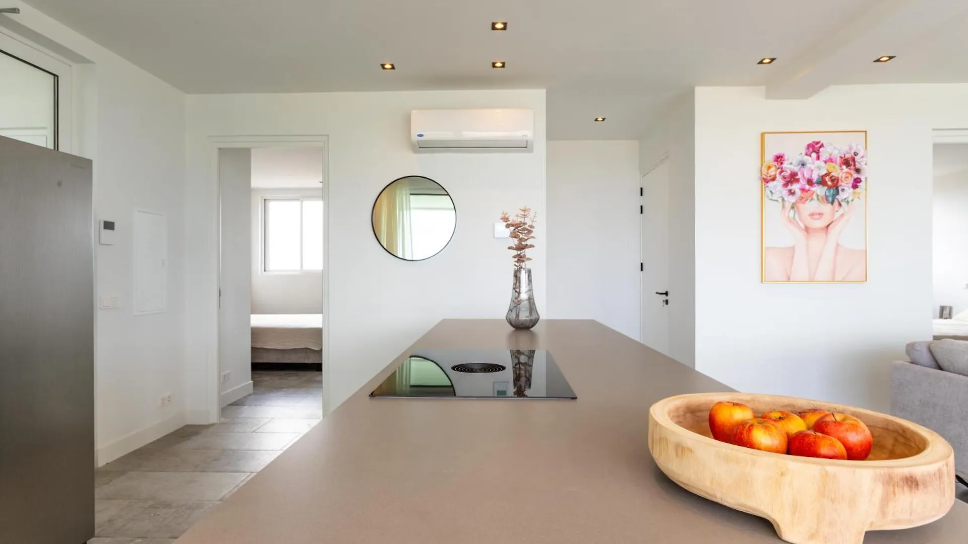 Luxe Penthouse Met Zeezicht En Directe Toegang Tot Zwembad En Strand Op Mambo Beach Willemstad